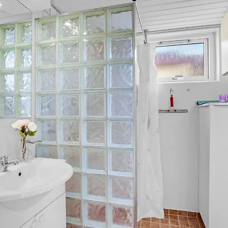 Gorgeous In With Kitchen