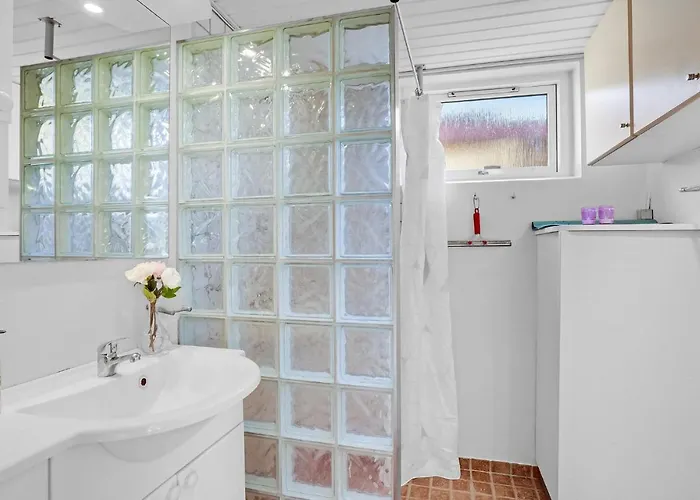 Gorgeous In With Kitchen