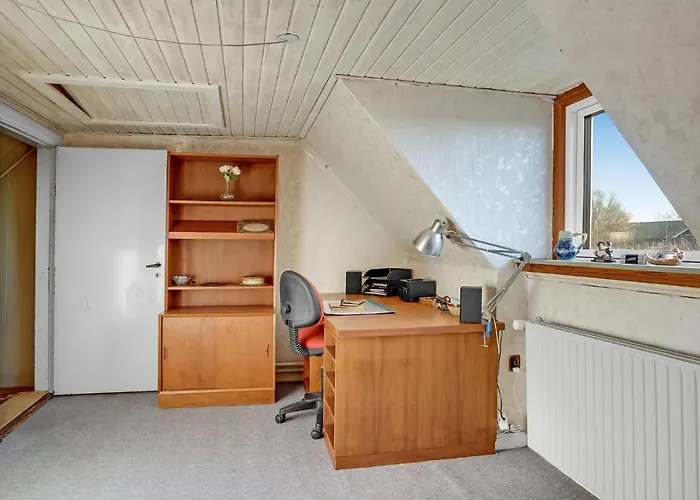 Gorgeous In With Kitchen Holiday home *