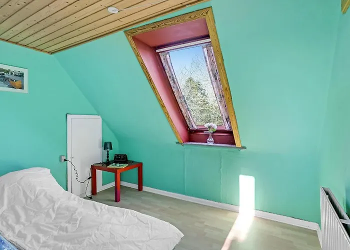 Gorgeous In With Kitchen Holiday home