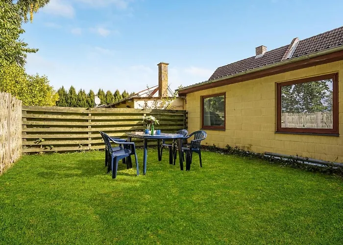 Holiday home Gorgeous In With Kitchen Bandholm