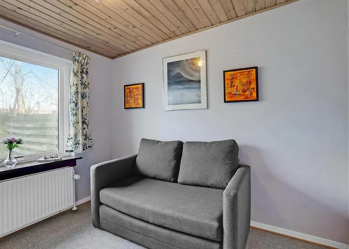 Holiday home Gorgeous In With Kitchen Bandholm